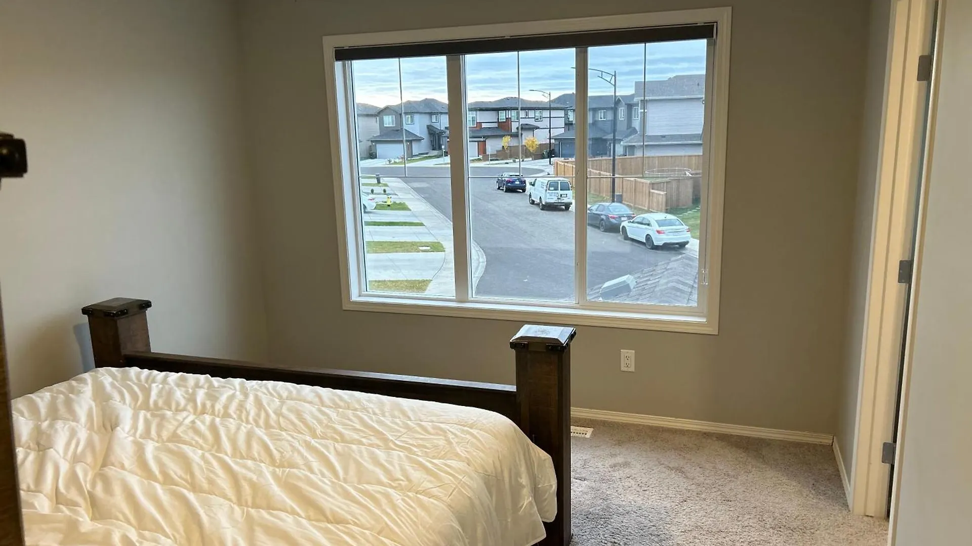 Bedroom Sw Edmonton Hwy 2 Near Yeg